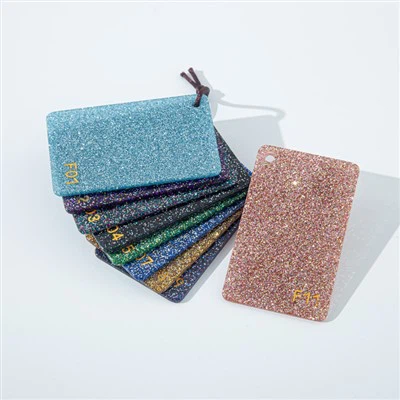 Blizgantis akrilo lakštas